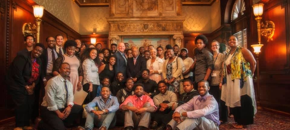 Rev. John Lewis surrounded by Chicago children and supporters